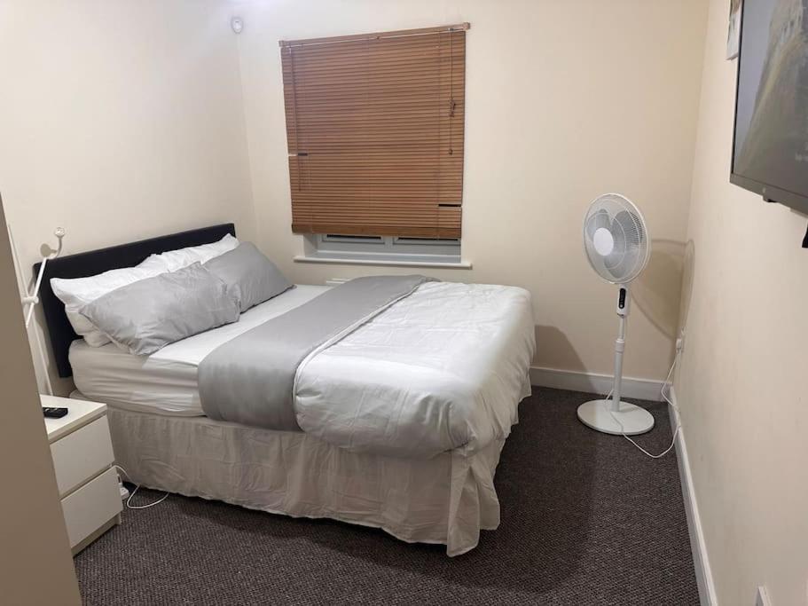 Justalf Facilities-Spacious 2-Bed Apartment In Thamesmead, Greenwich Londra Esterno foto
